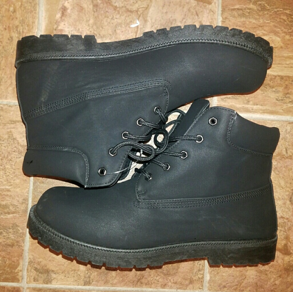 Revenant Boots Sz 10